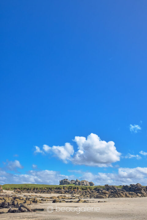 nuage Meneham corps de garde ciel bleu Finistère nord format standard photographie d'art